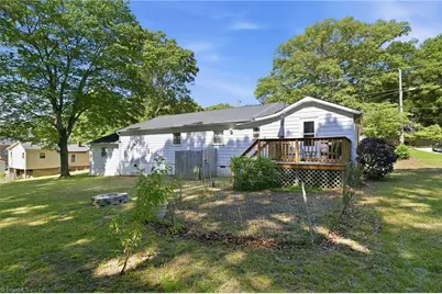 2104 Sheldon Road, Greensboro, NC 27405 - Photo 17