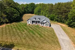 552 Tom Hunter Rd, Pilot Mountain, NC 27041 - Photo 1