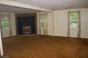 232 Chateau Frst Dr, Clemmons, NC 27012 - Photo 3