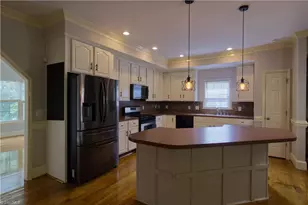 2034 Waterford Pointe Rd, Lexington, NC 27292 - Photo 9