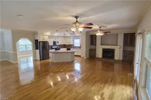 2034 Waterford Pointe Rd, Lexington, NC 27292 - Photo 11