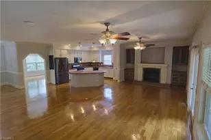 2034 Waterford Pointe Rd, Lexington, NC 27292 - Photo 11