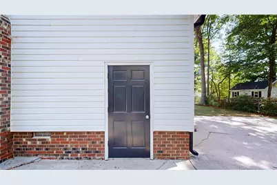 1711 Scarborough Road, High Point, NC 27265 - Photo 31