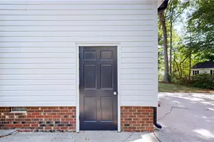 1711 Scarborough Rd, High Point, NC 27265 - Photo 31