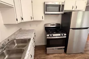 204 Blackstock St, Eden, NC 27288 - Photo 3