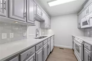 330 W Presnell St, Asheboro, NC 27203 - Photo 13