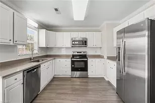 698 Retford Park Ln, Kernersville, NC 27284 - Photo 9