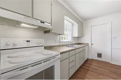 1606 W Cone Boulevard, Greensboro, NC 27408 - Photo 15