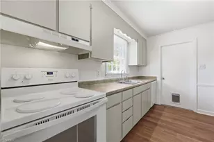 1606 W Cone Blvd, Greensboro, NC 27408 - Photo 15