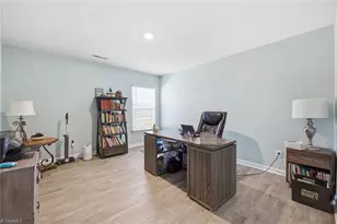 1276 Hickory Point Dr, Lexington, NC 27292 - Photo 17