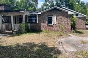 327 Zion St, Laurinburg, NC 28352 - Photo 3