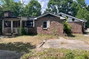 327 Zion St, Laurinburg, NC 28352 - Photo 5