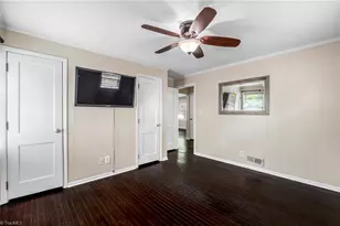110 Mayflower Dr, Greensboro, NC 27403 - Photo 25