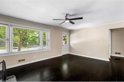 110 Mayflower Drive, Greensboro, NC 27403 - Photo 7