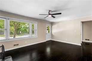 110 Mayflower Dr, Greensboro, NC 27403 - Photo 7