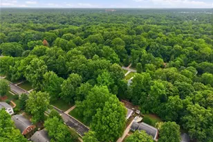 702 Westminster Dr, Greensboro, NC 27410 - Photo 39