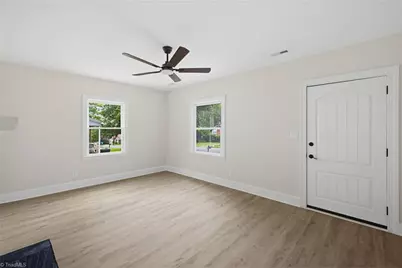 907 Dayton Avenue, High Point, NC 27262 - Photo 9