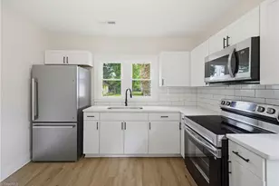 907 Dayton Ave, High Point, NC 27262 - Photo 11