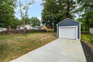907 Dayton Ave, High Point, NC 27262 - Photo 23