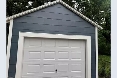 907 Dayton Avenue, High Point, NC 27262 - Photo 3
