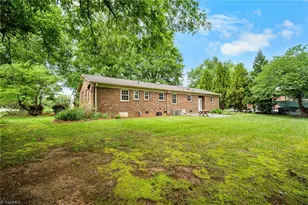 1821 Youngs Mill Rd, Greensboro, NC 27406 - Photo 7