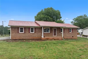 6754 Rosewood Dr, Trinity, NC 27370 - Photo 3