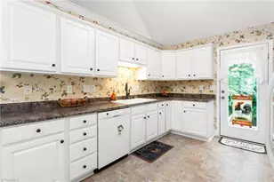 1302 Durham Meadows Dr, Burlington, NC 27217 - Photo 17