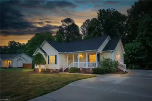 1302 Durham Meadows Dr, Burlington, NC 27217 - Photo 45