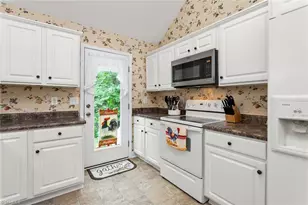 1302 Durham Meadows Dr, Burlington, NC 27217 - Photo 19