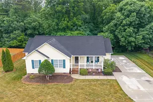 1302 Durham Meadows Dr, Burlington, NC 27217 - Photo 5