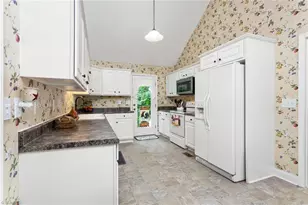 1302 Durham Meadows Dr, Burlington, NC 27217 - Photo 15