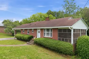 2040 Glovenia Dr, Winston-Salem, NC 27127 - Photo 3