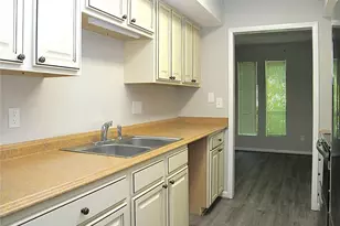 3830 Heathrow Dr, Winston-Salem, NC 27127 - Photo 9