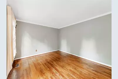 5812 Luxbury Court, Winston-Salem, NC 27104 - Photo 3