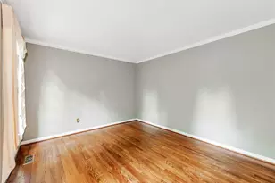 5812 Luxbury Ct, Winston-Salem, NC 27104 - Photo 3