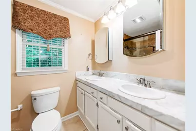5812 Luxbury Court, Winston-Salem, NC 27104 - Photo 17
