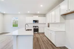 5537 Hydrangea St, Winston-Salem, NC 27104 - Photo 7