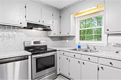 214 N Charles Drive, Winston-Salem, NC 27107 - Photo 7