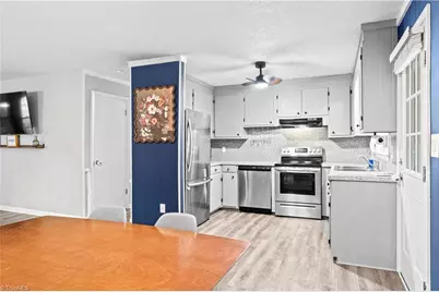 214 N Charles Drive, Winston-Salem, NC 27107 - Photo 9