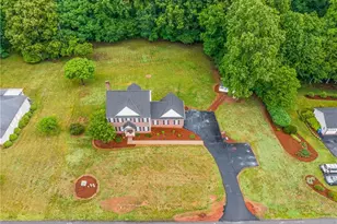 129 Walnut Ave, Yadkinville, NC 27055 - Photo 1