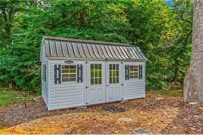 129 Walnut Avenue, Yadkinville, NC 27055 - Photo 17