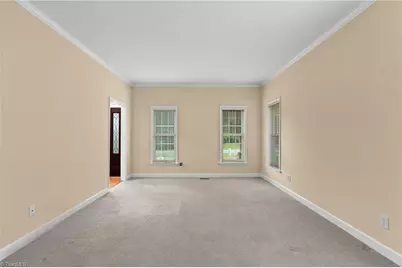 129 Walnut Avenue, Yadkinville, NC 27055 - Photo 17