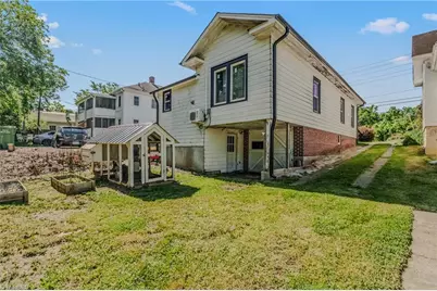 130 W Elm Street, Mount Airy, NC 27030 - Photo 5