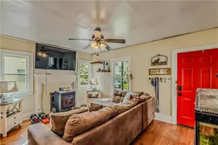 130 W Elm St, Mount Airy, NC 27030 - Photo 7