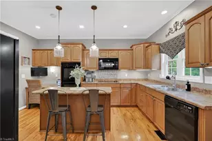 1380 Ridgewood Cir, Asheboro, NC 27203 - Photo 11