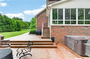 1380 Ridgewood Cir, Asheboro, NC 27203 - Photo 7