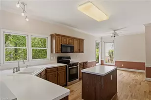2032 Williamsburg Manor Ct, Winston-Salem, NC 27103 - Photo 13