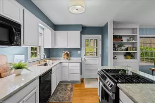 214 Mayflower Dr, Greensboro, NC 27403 - Photo 15