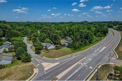 4000 Trappers Run Court, High Point, NC 27265 - Photo 9