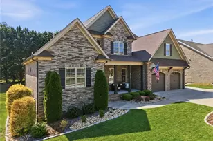 5723 Woodrose Ln, Greensboro, NC 27410 - Photo 3